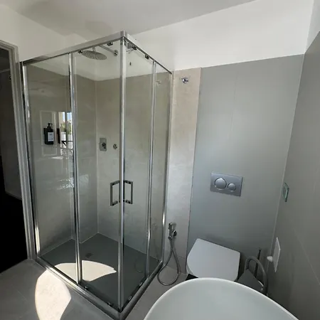 Апартаменты Theglasshouse Lido Венеция-Лидо